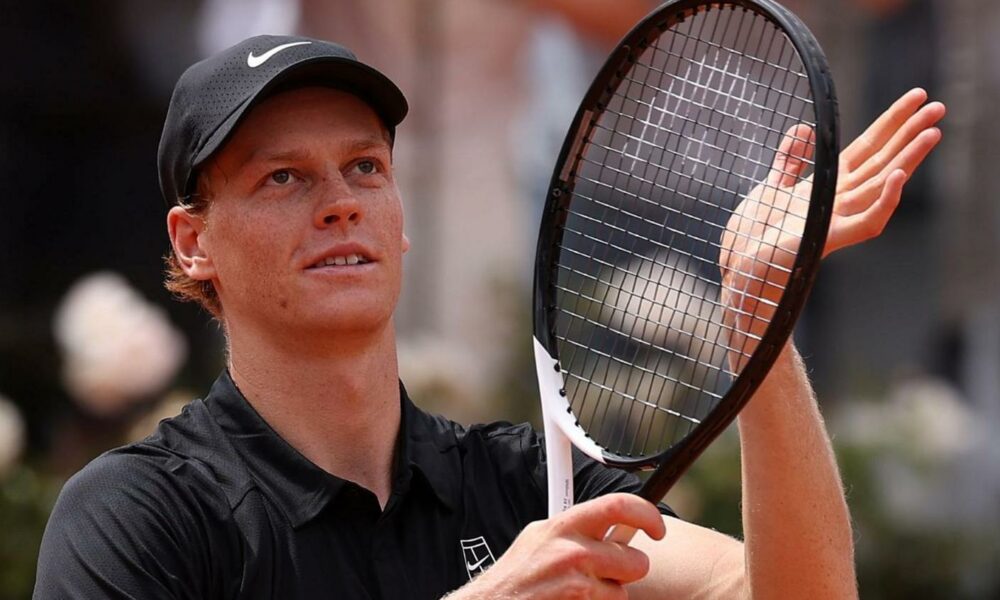 Sinner alcanza victoria 32 y rompe récord de Djokovic, avanza a semis en Roma