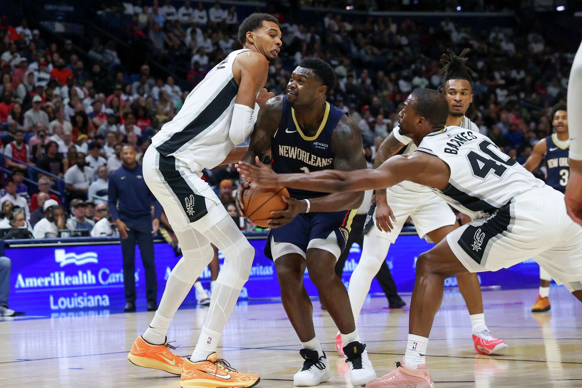 Pelicans y Spurs disputarán partidos de temporada regular en Europa