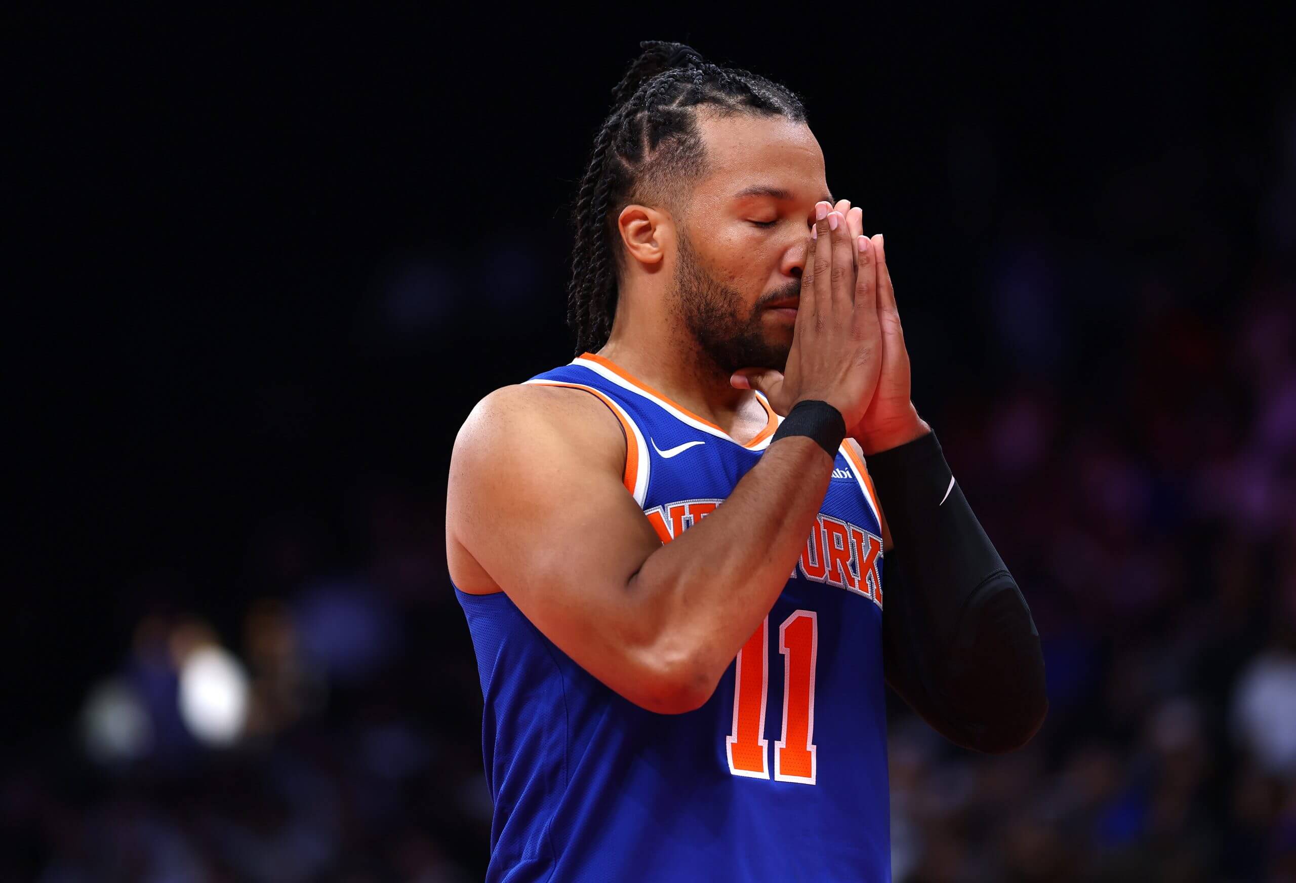 Brunson lidera remontada épica y los Knicks golpean primero ante Cleveland