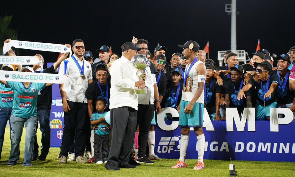 Salcedo se corona campeón en su campaña de debut en la LDF