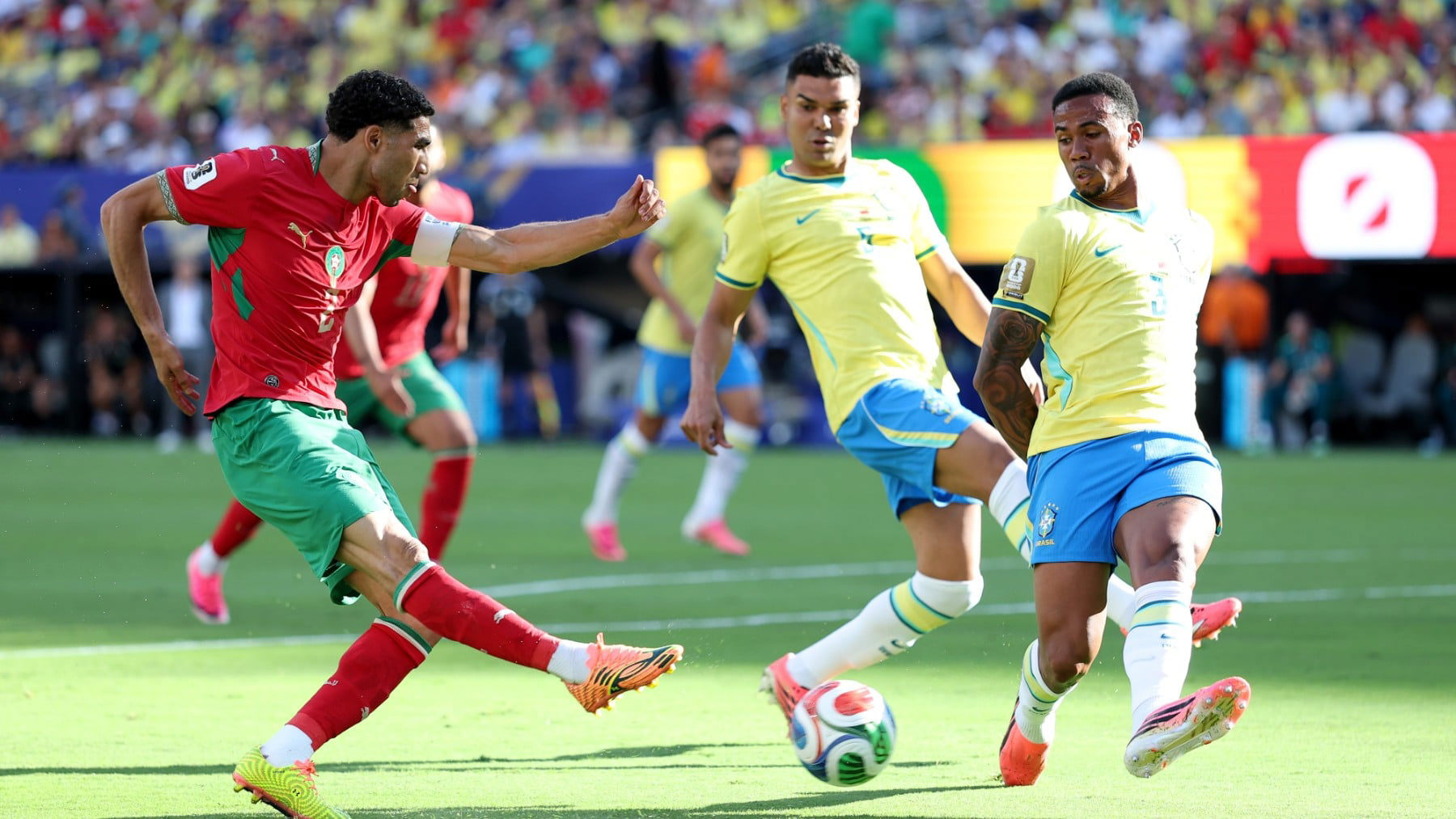 Brasil y Marruecos empatan a un gol por bando en duelo de titanes