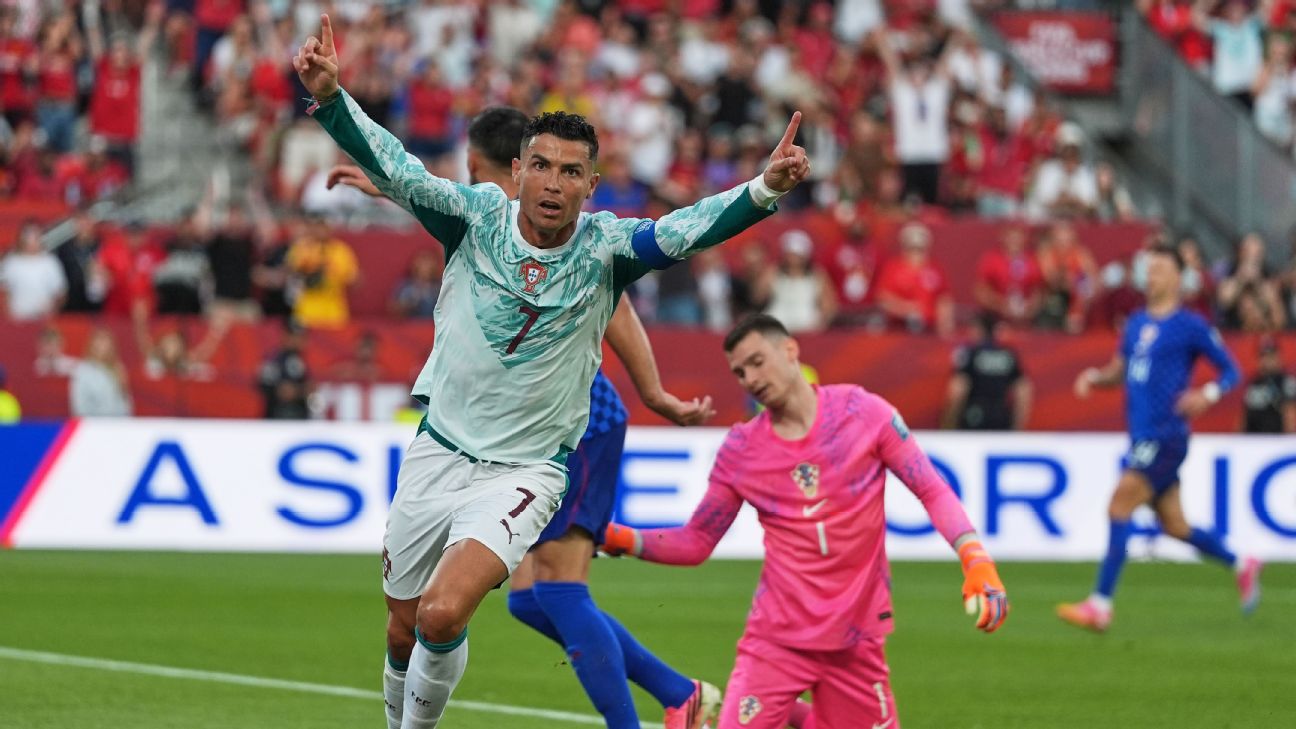 Ronaldo anota su primer gol en fase KO y Portugal avanza