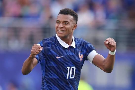 Mbappé anota penal decisivo, Francia avanza a cuartos