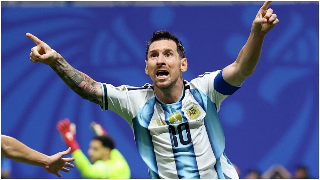 Argentina remonta ante Egipto para avanzar a Cuartos