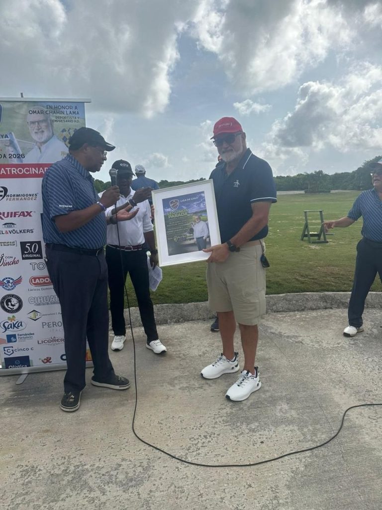Liga de Golf Quisqueya reconoce a Omar Chahín