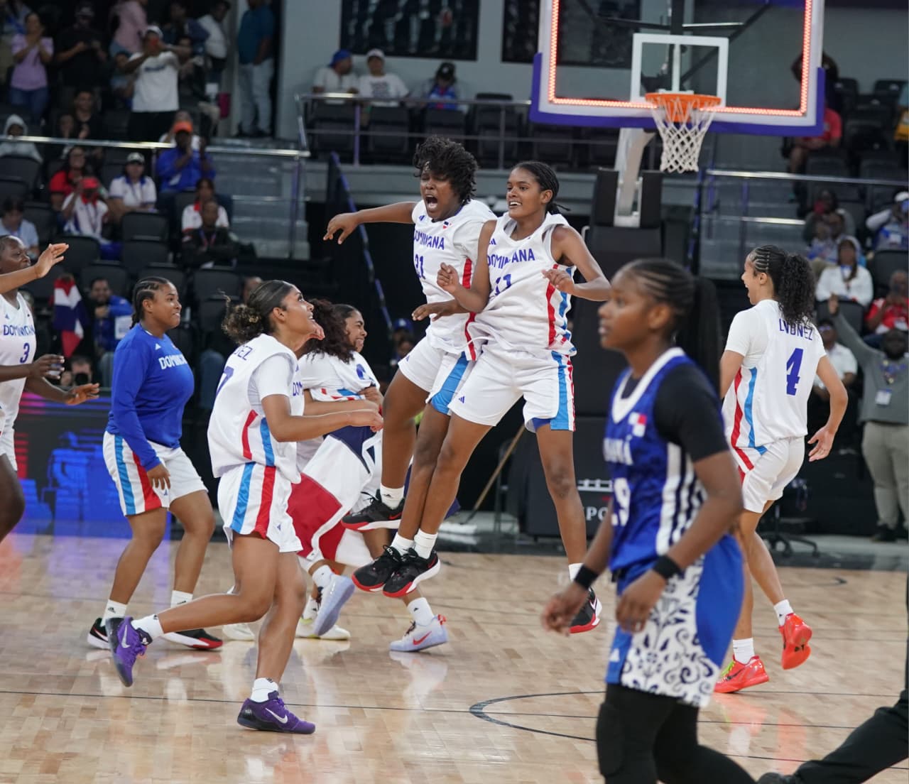 Basket femenino se une al medallero dominicano con un bronce