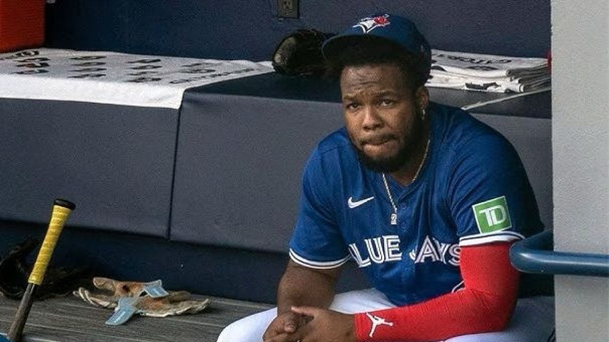Azulejos cuidan a Vladimir Guerrero Jr.: descanso preventivo por rigidez en la corva
