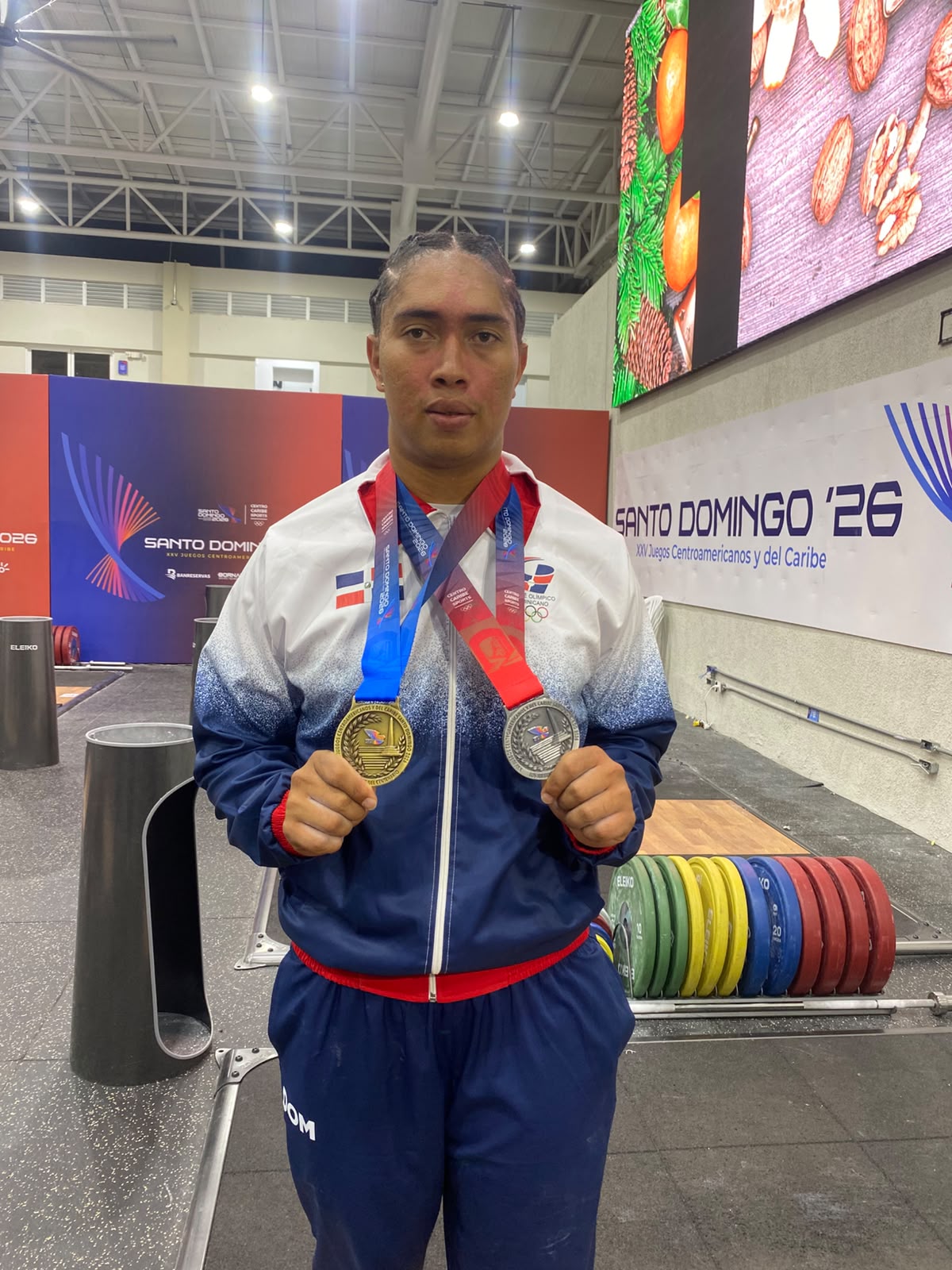 Pesas se alza con siete medallas