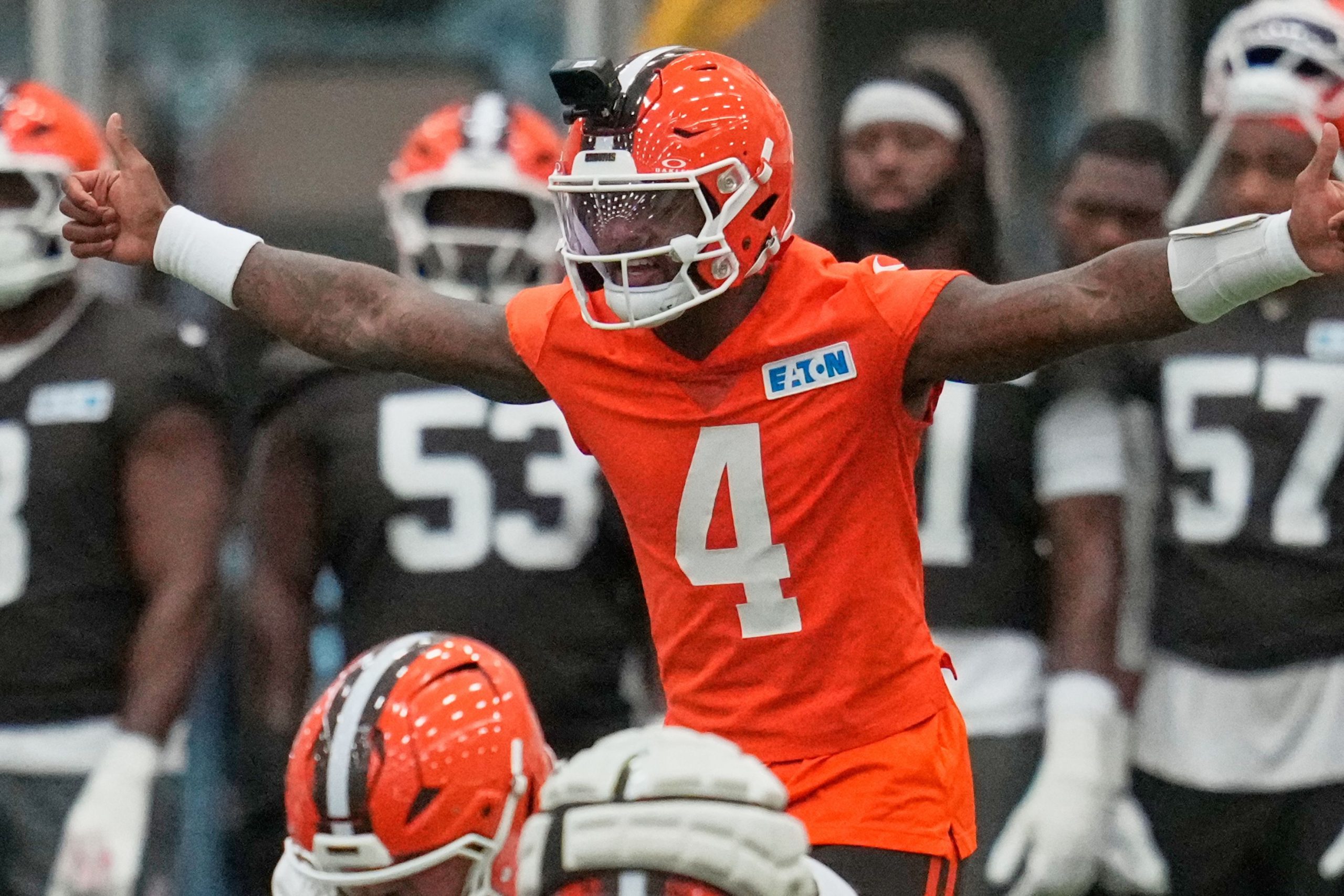 Browns dividirán los primeros partidos de pretemporada entre Deshaun Watson y Shedeur Sanders