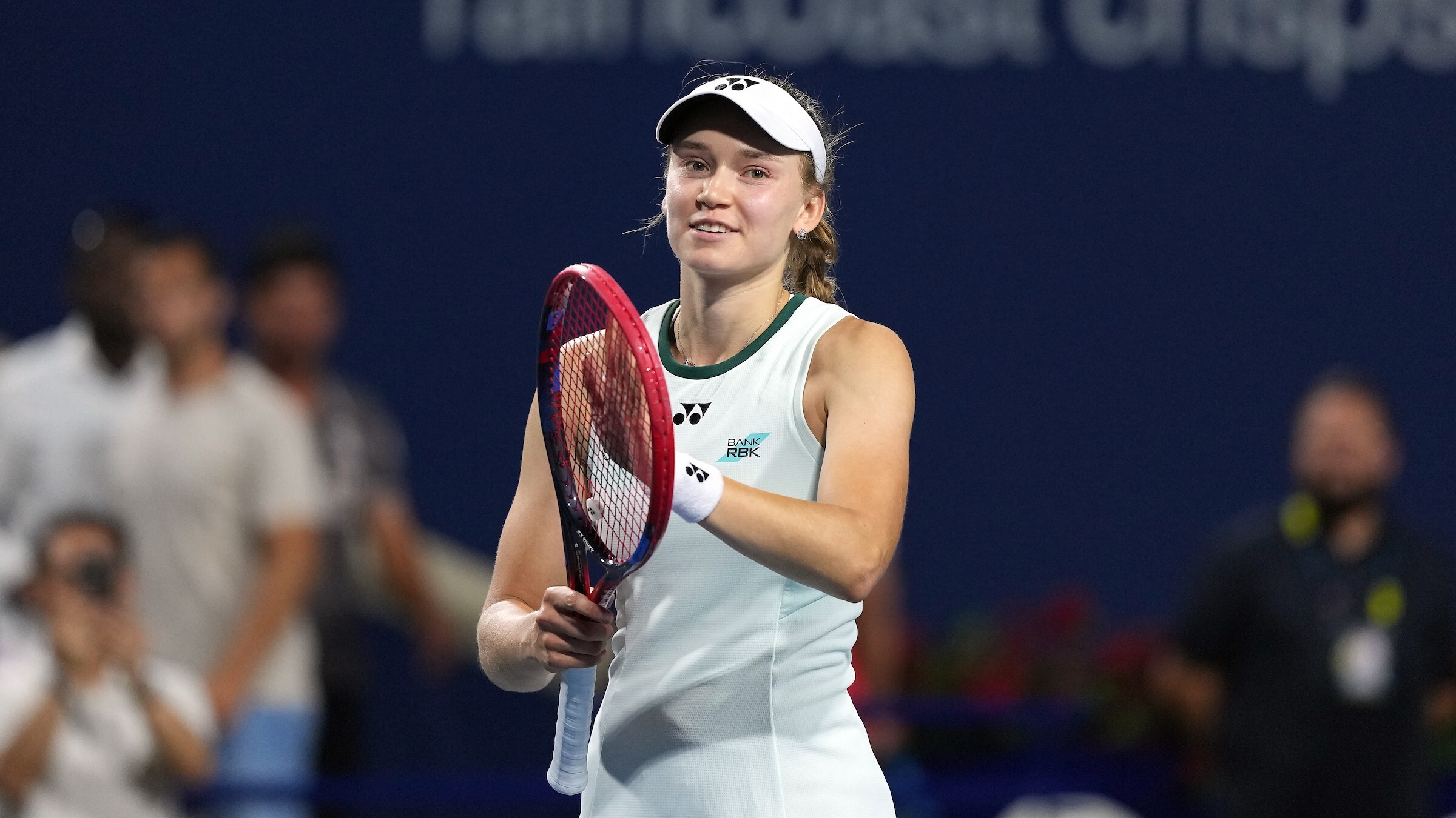 Elena Rybakina remonta ante Naomi Osaka y se cita con Coco Gauff en Toronto