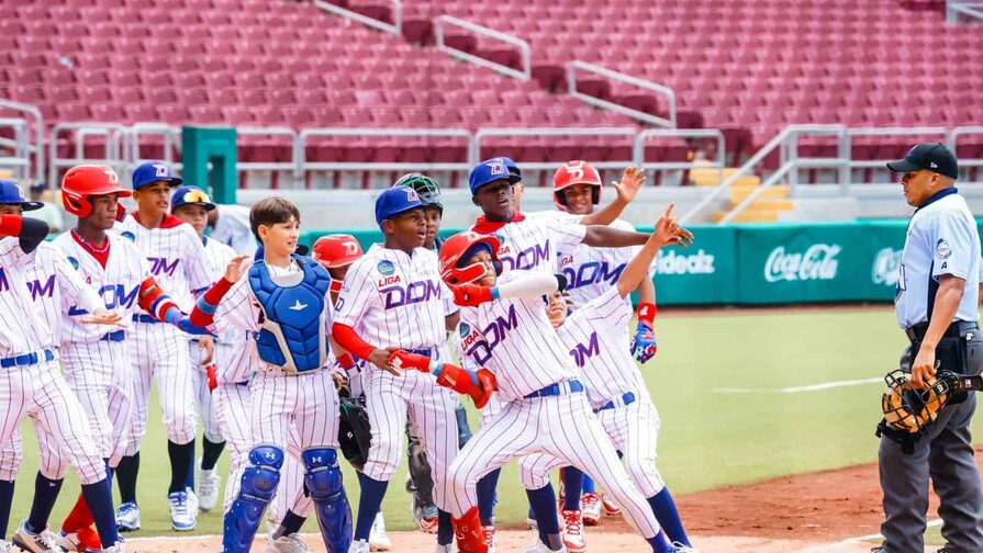 VIDEO: ¡Paliza y liderato! República Dominicana arrolla a México Verde y mantiene su invicto en la Serie del Caribe Kids