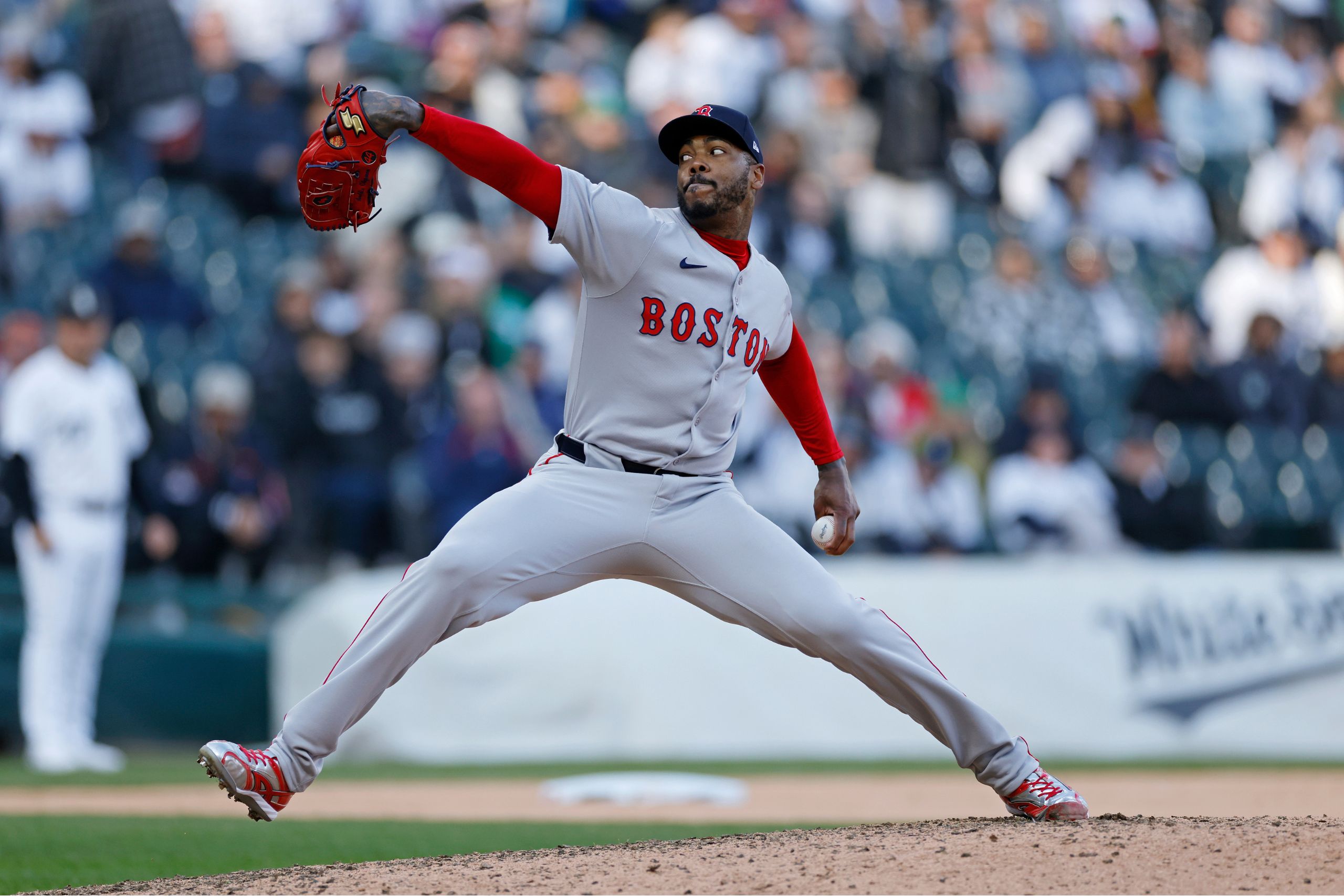 ¡A puro fuego! Chapman hace historia como el 9no lanzador con 400 salvamentos