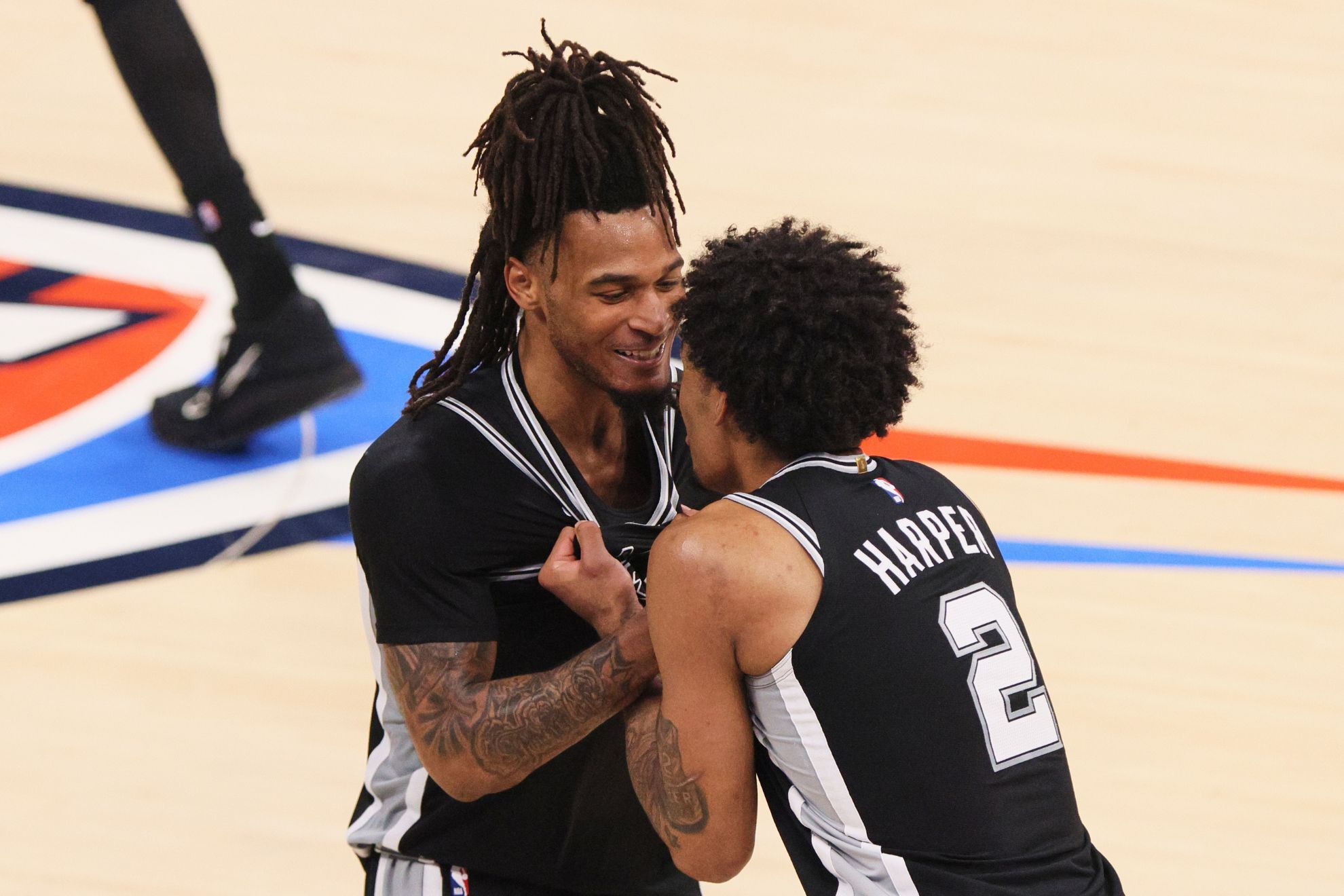 Charles Barkley pone a Stephon Castle y Dylan Harper a la altura de Curry y Klay
