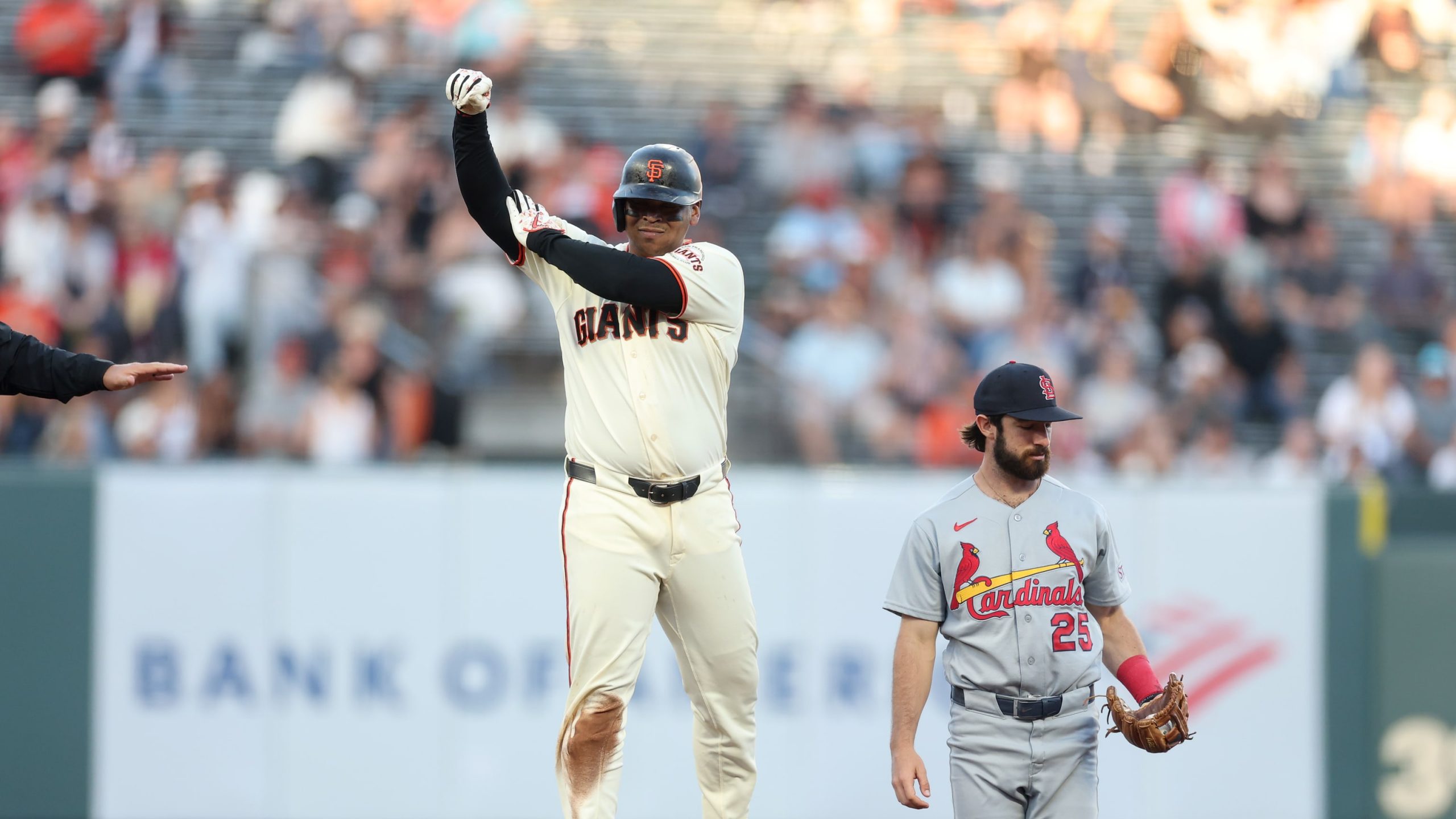 Devers alcanza hazaña poco común en triunfo de Gigantes por walk-off en extras