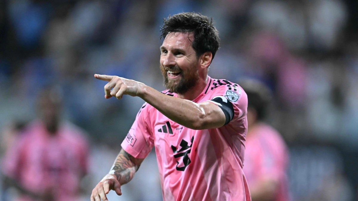 Ciro hace reír a Messi durante el festejo del título del Inter Miami