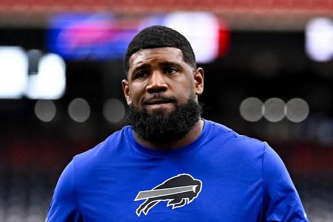 Ed Oliver se lesiona durante el calentamiento y Buffalo pierde a una pieza clave de su defensa