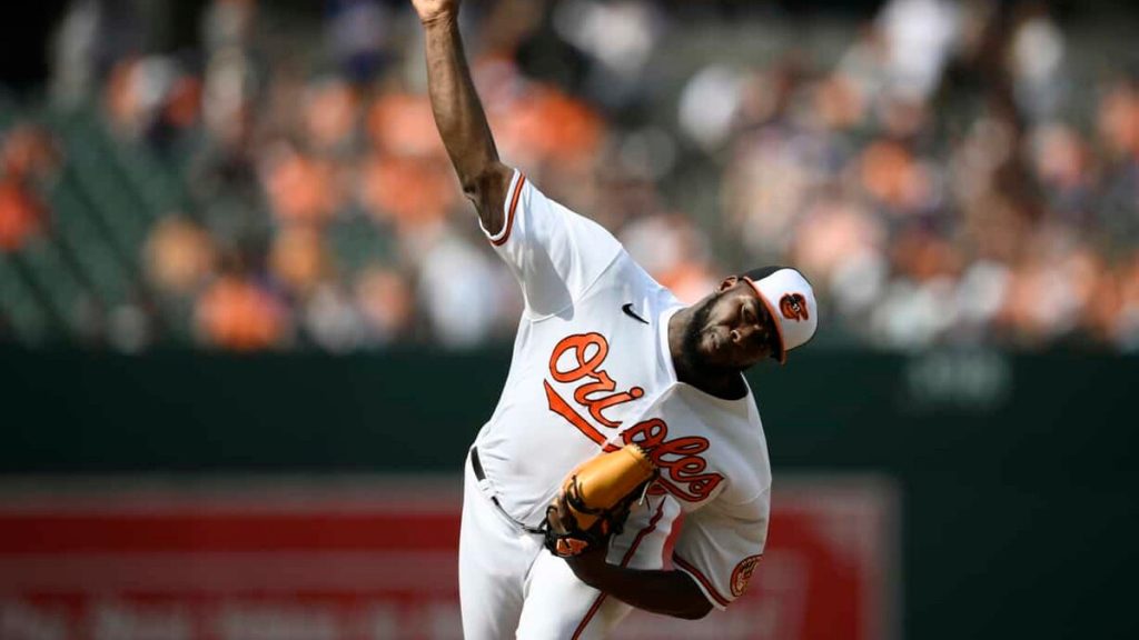 El estelar relevista Félix Bautista vuelve al bullpen de los Orioles después de 14 meses de espera