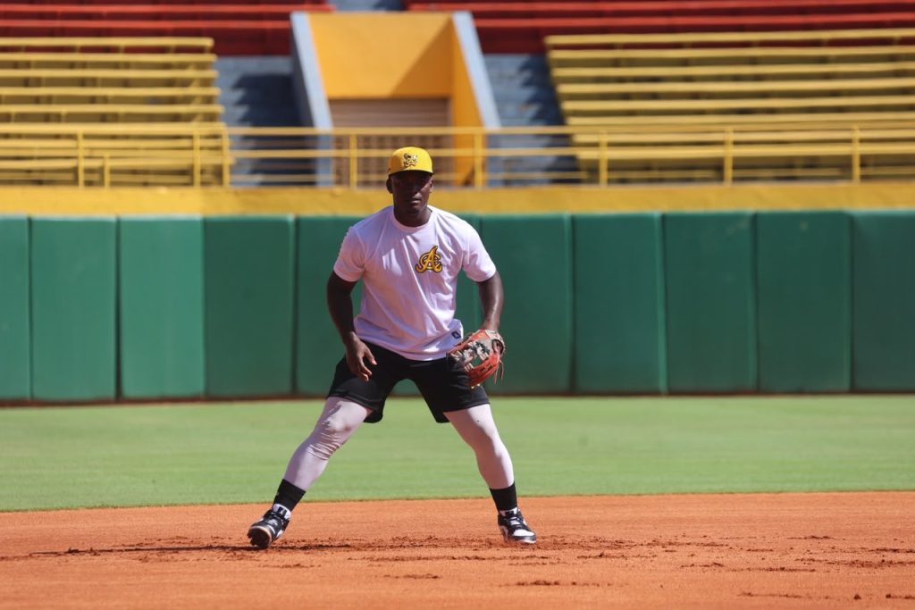 Anderson de los Santos se integra a las Águilas Cibaeñas motivado por la