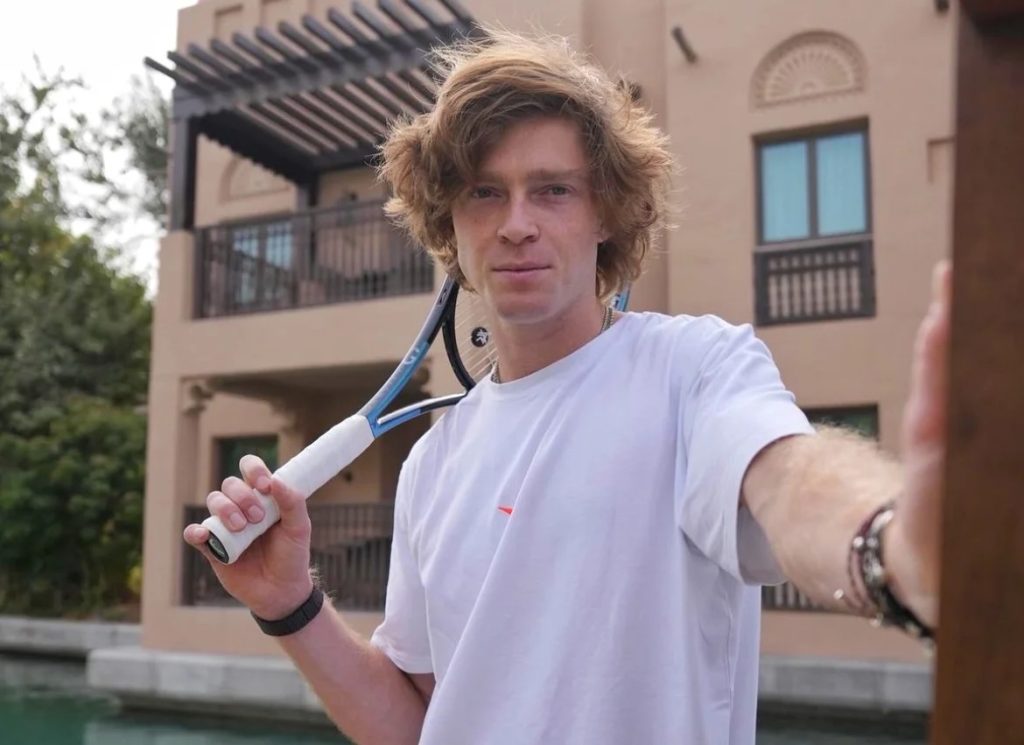 Andrey Rublev alcanza las 400 victorias y avanza a la final de Hangzhou
