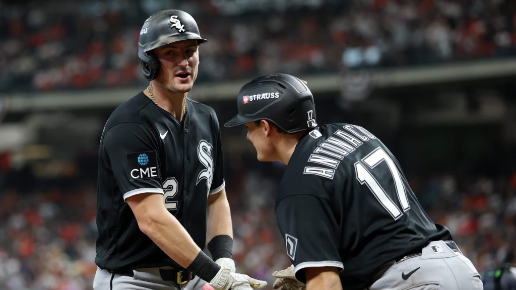 White Sox dominan con autoridad a los campeones del Oeste de la Liga Americana en el Juego 1