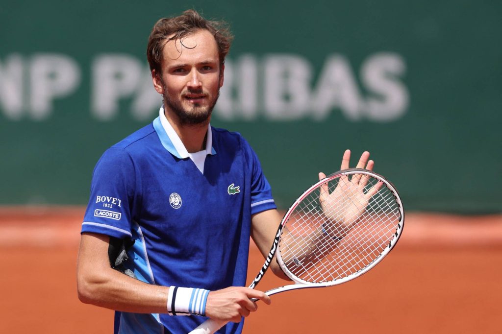 Medvedev derrota a Rublev y conquista Hangzhou con una exhibición de servicio