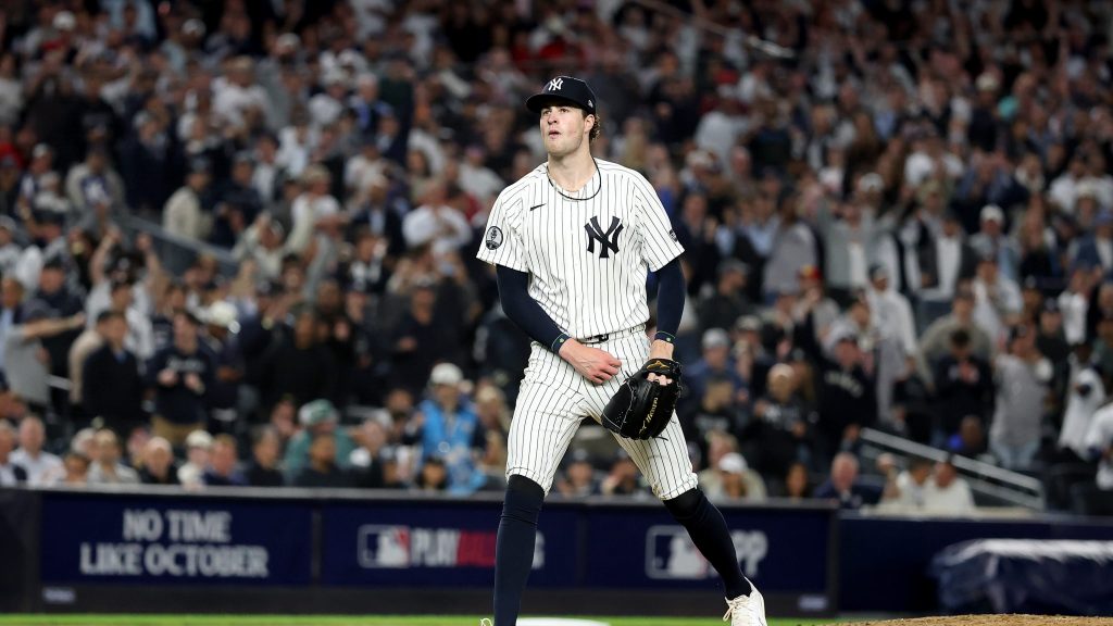 Yankees se apoyan en Schlittler y Rice para dominar a Medias Rojas en el Juego 1
