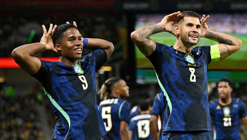 Brasil derrota 4-2 a Australia y Vinícius responde dentro del campo