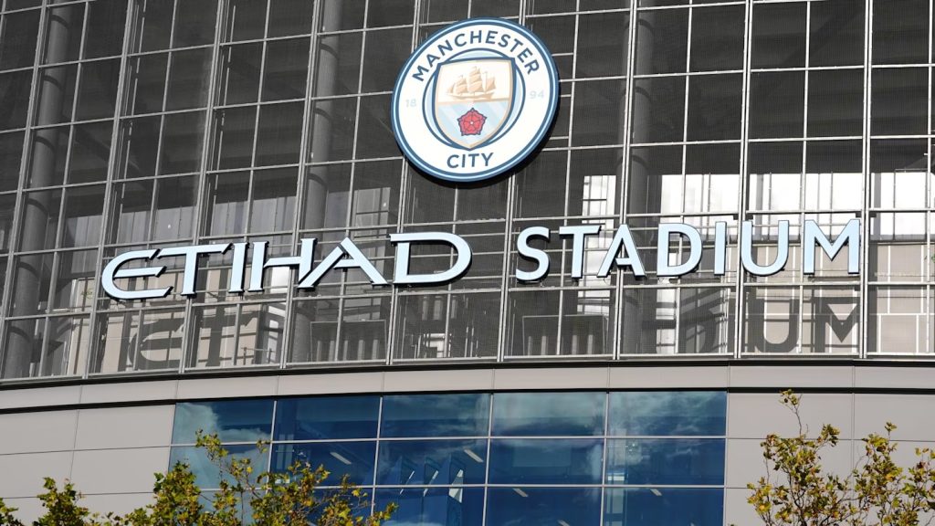 Autoridad fiscal británica recibe llamado para examinar el caso Manchester City
