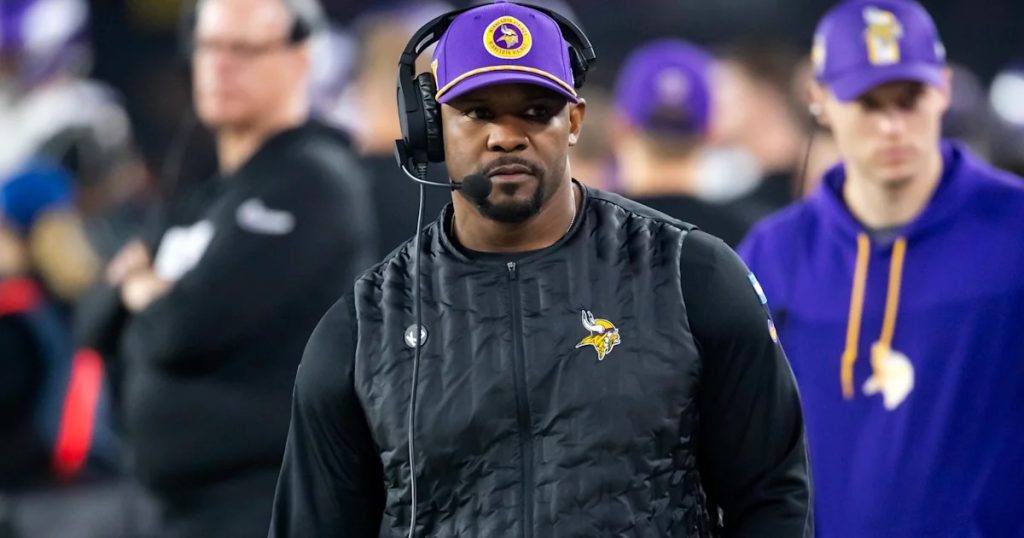 La defensa más agresiva de la NFL: Brian Flores lleva a Minnesota a otro nivel
