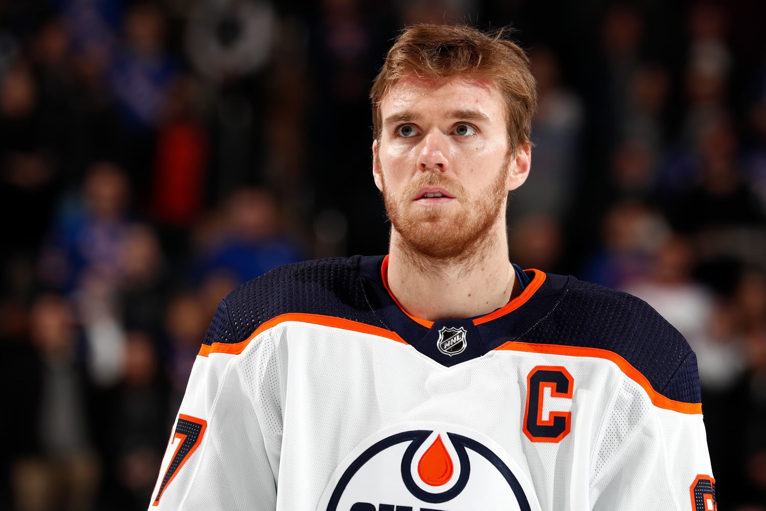 Connor McDavid explota con cinco puntos y Oilers ganan un partidazo 9-7