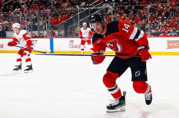 Islanders aplastan a New Jersey y Sorokin hace historia