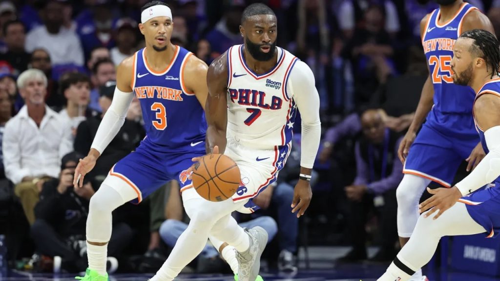 Philadelphia aplasta a los Knicks; Jaylen Brown brilla en su debut de pretemporada