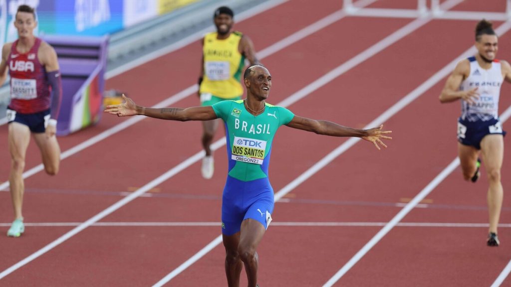 Alison dos Santos entra en la carrera por el premio al mejor atleta del mundo