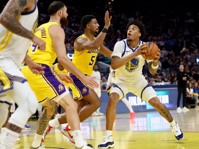 Warriors aplastan a los Lakers 124-98 en la pretemporada