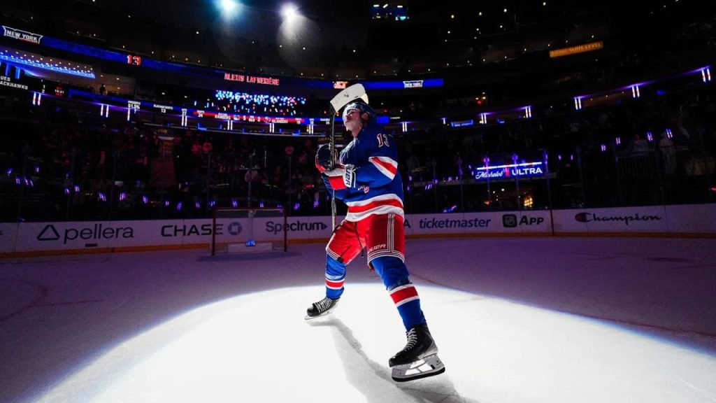 Alexis Lafrenière consigue hat trick y los Rangers ganan su cuarto partido consecutivo