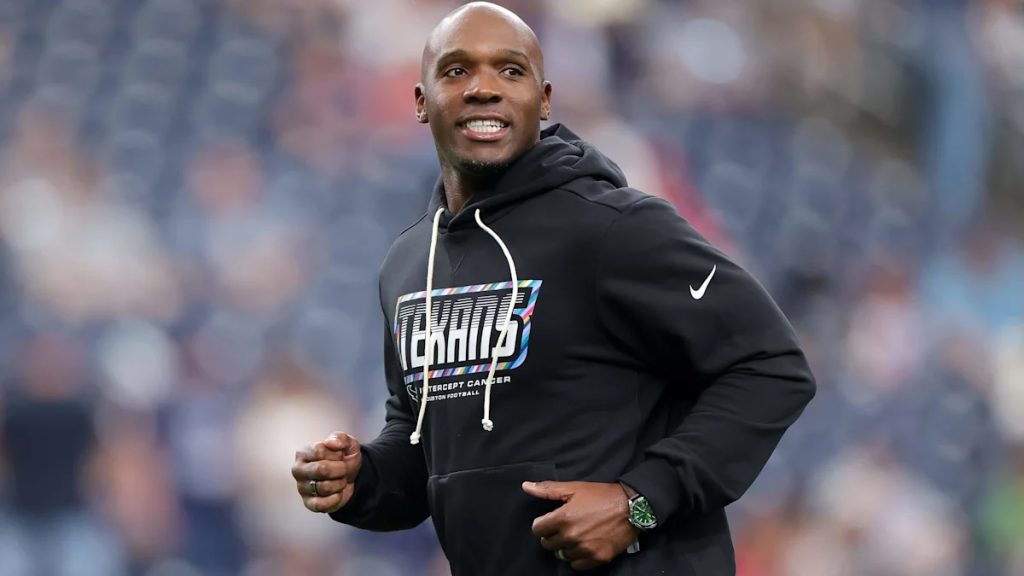 DeMeco Ryans toma el control de la defensa de Texans tras desastroso inicio 0-4
