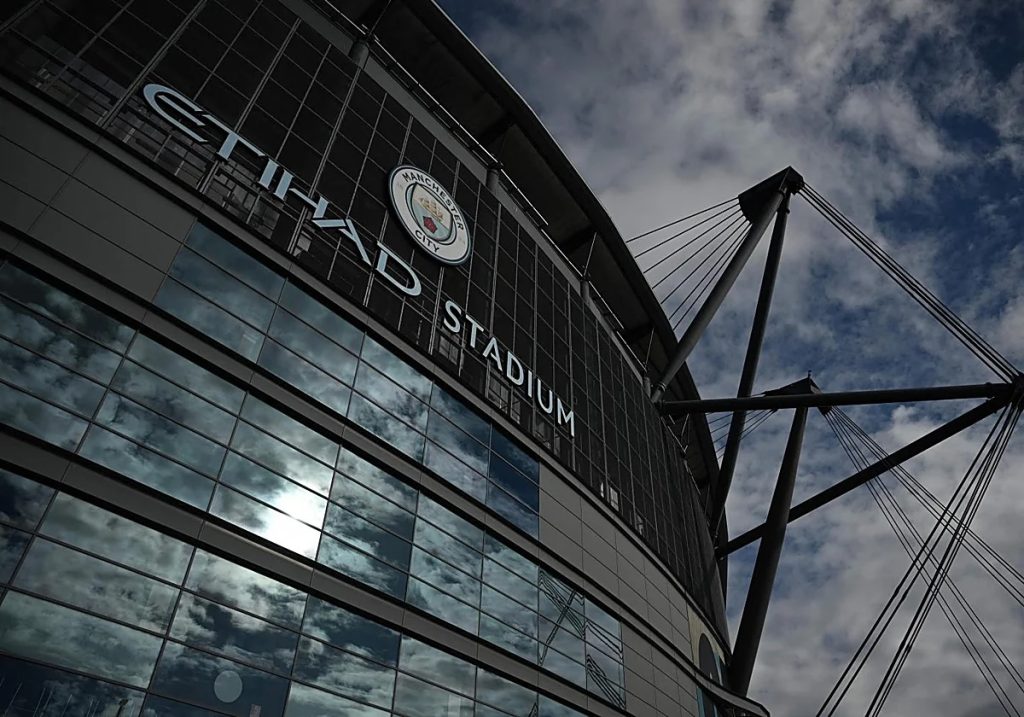 El caso Manchester City toma un giro político y desata preocupación en Inglaterra