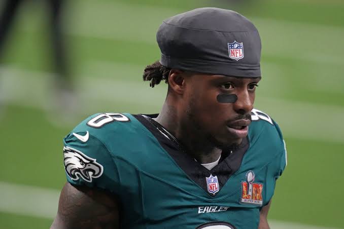 Efton Chism responde con altura a las provocaciones de C.J. Gardner-Johnson