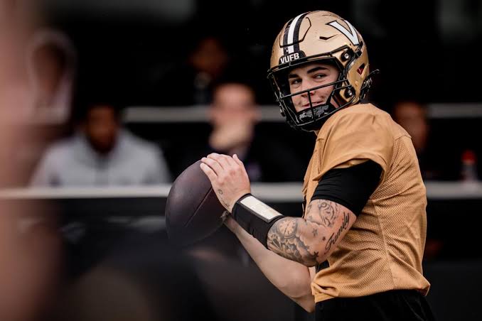 Vanderbilt recuperaría a Jared Curtis para enfrentar al No. 9 Ole Miss