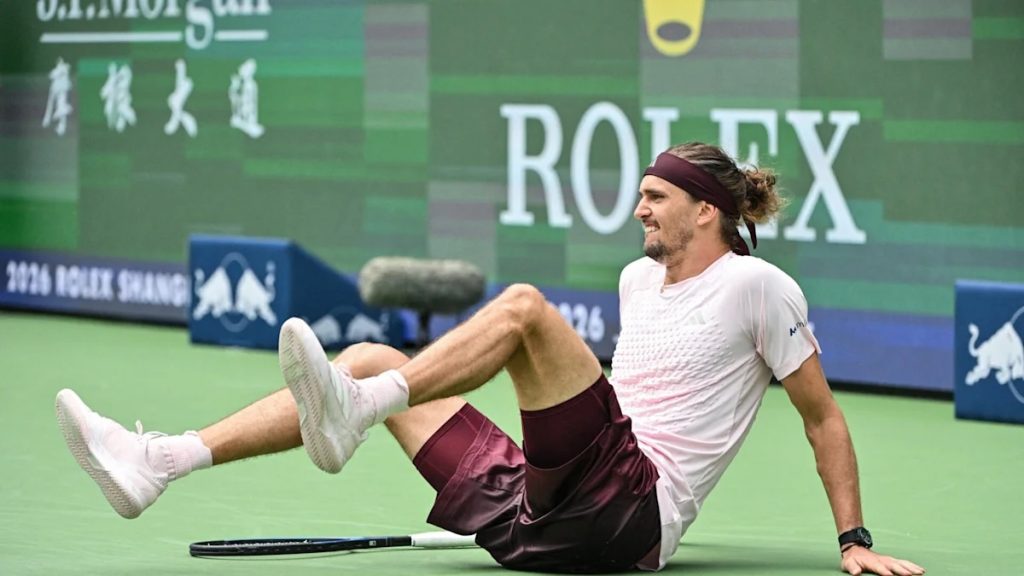 Alexander Zverev supera un susto físico y avanza en el Masters 1000 de Shanghái