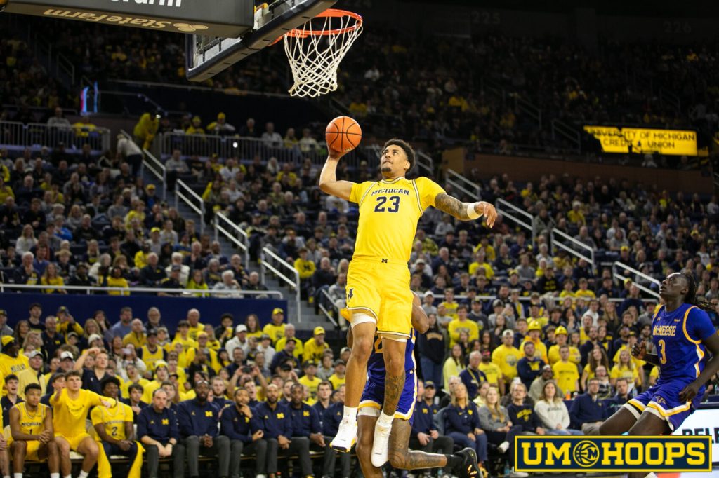Michigan comienza la defensa de su campeonato nacional en una Big Ten renovada