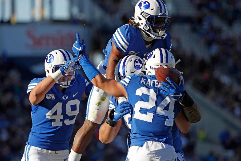 BYU sigue invicto tras dominar a Iowa State