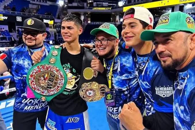¡Sorpresa mundial! Sergio Mendoza destrona a Ricardo Sandoval y conquista dos campeonatos en una noche histórica