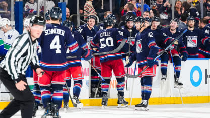 Rangers responden sin Shesterkin: aplastan 6-2 a Vancouver y mantienen su invicto en casa