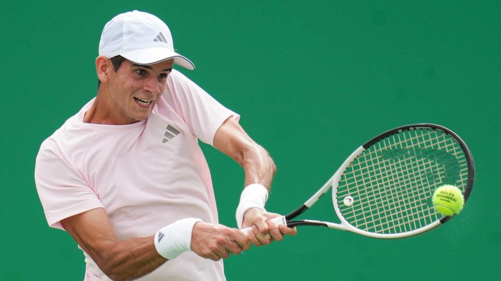 Rafael Jódar protagoniza una gran remontada y avanza a octavos de final del Masters 1000 de Shanghái