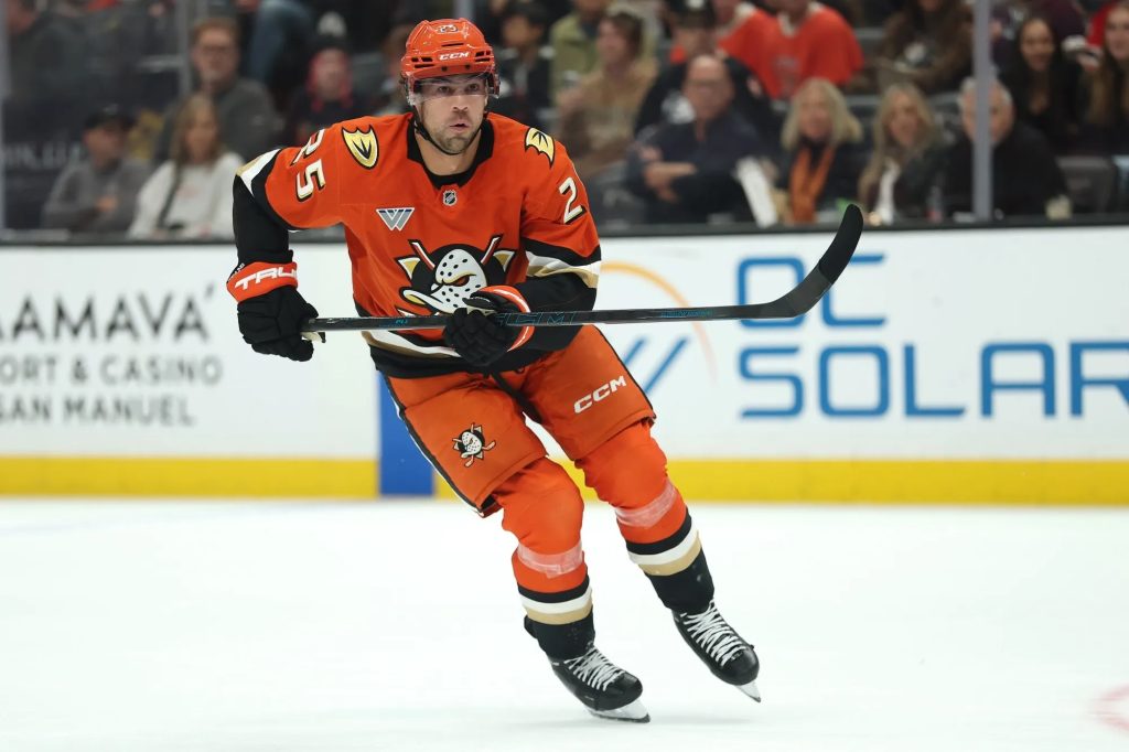 Anaheim Ducks pierde a Ryan Poehling entre seis y ocho semanas por lesión de rodilla