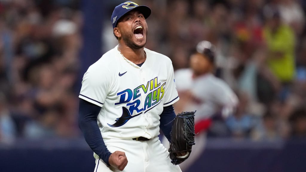 Peralta hace gala de su potente recta y domina con apertura en blanco