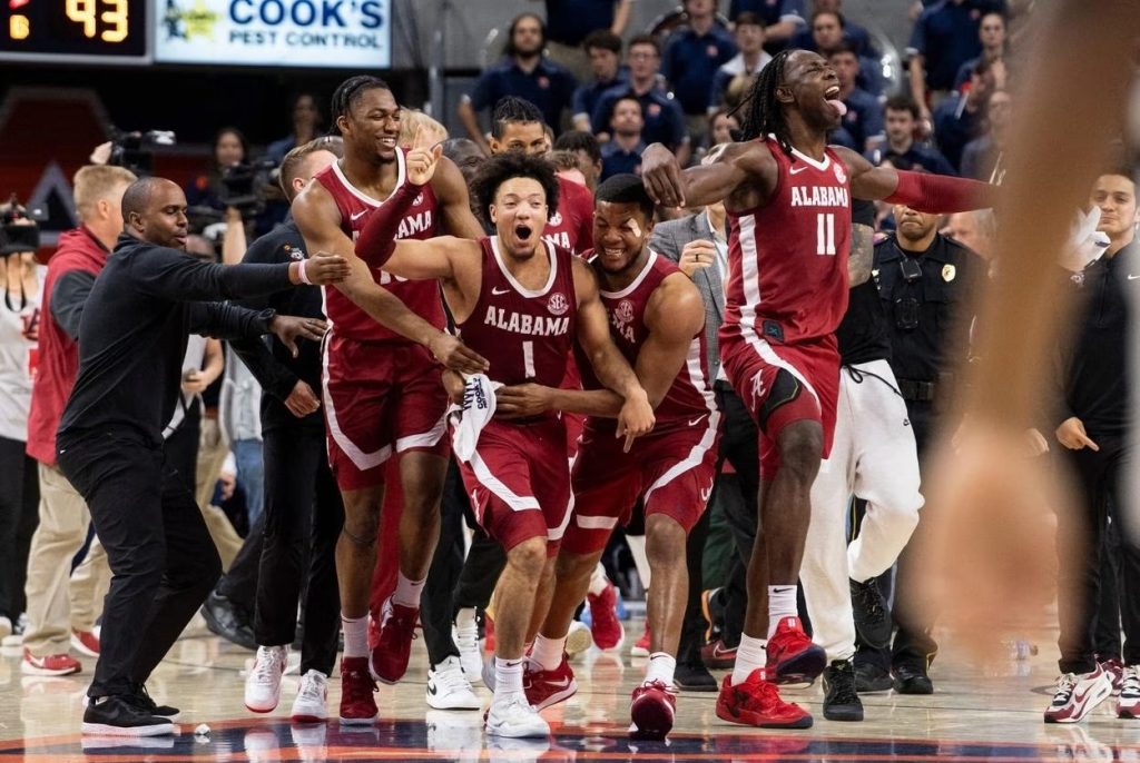 Alabama enfrenta problemas de lesiones y una suspensión antes de su próximo partido