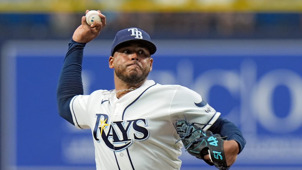 Freddy Peralta buscará llevar a Tampa Bay a la Serie Mundial frente a unos Guardianes obligados a ganar