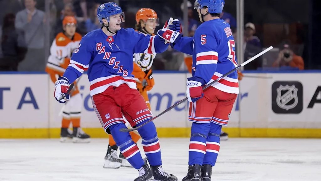 Rangers mantienen su fortaleza en Nueva York y alcanzan seis victorias consecutivas como locales